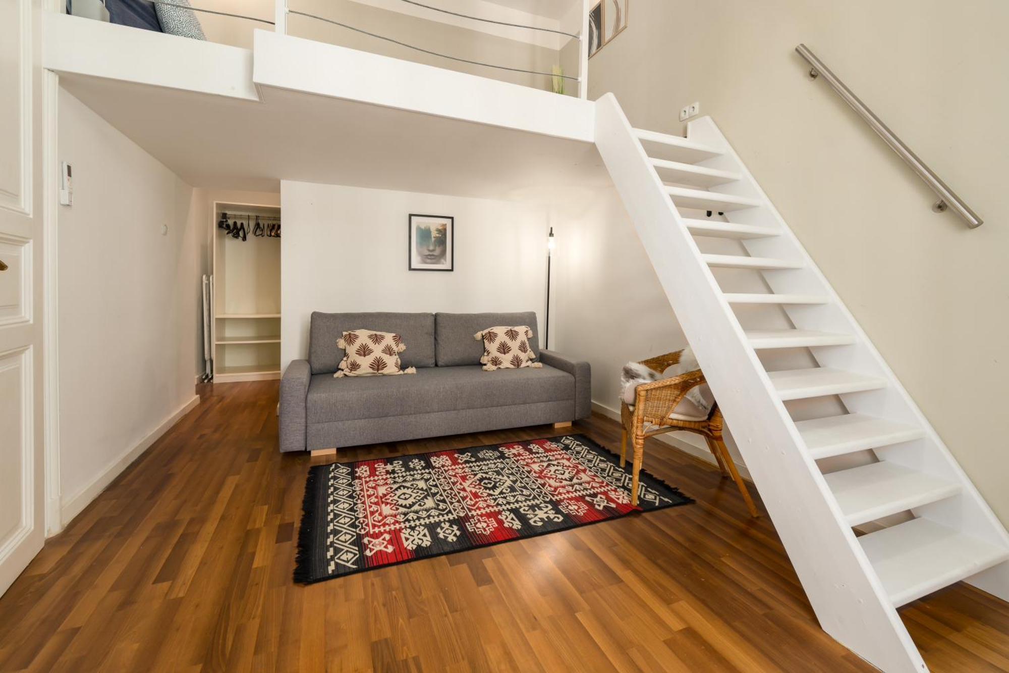 Spacious By Opera *